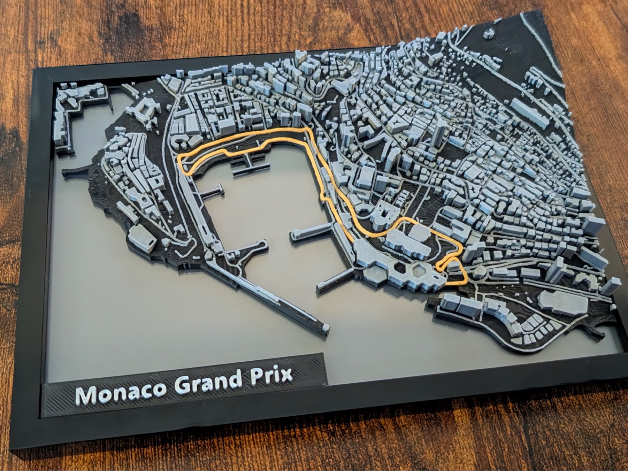Circuit de Monaco en relief sur son socle