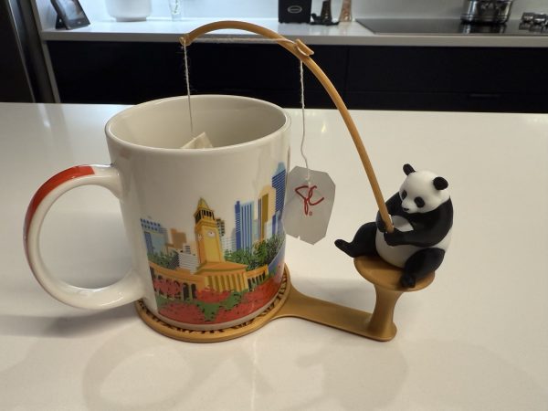 Panda à la pêche — porte-sachet de thé — vue 2 Panda à la pêche — porte-sachet de thé — vue 2