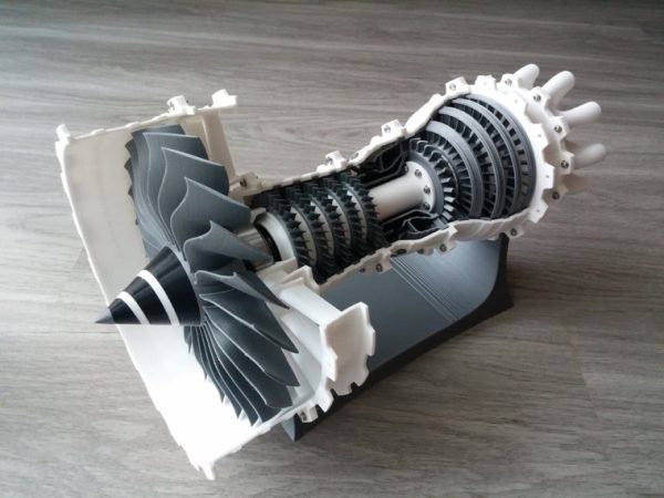 Maquette de réacteur d’avion aux pièces mobiles imprimée en 3D